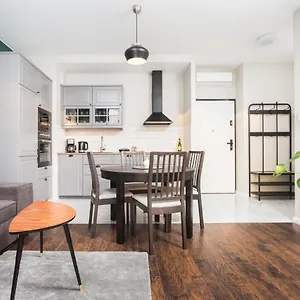 Of The Kings - Leaf Apartament